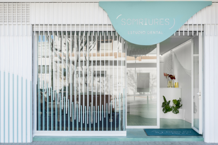 Somriures Dental Clinic - 0