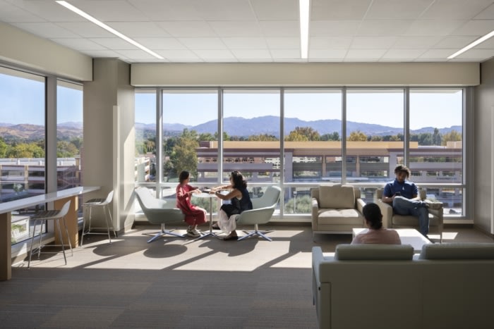 Henry Mayo Newhall Hospital Patient Tower - 0