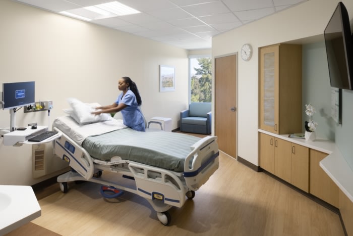 Henry Mayo Newhall Hospital Patient Tower - 0