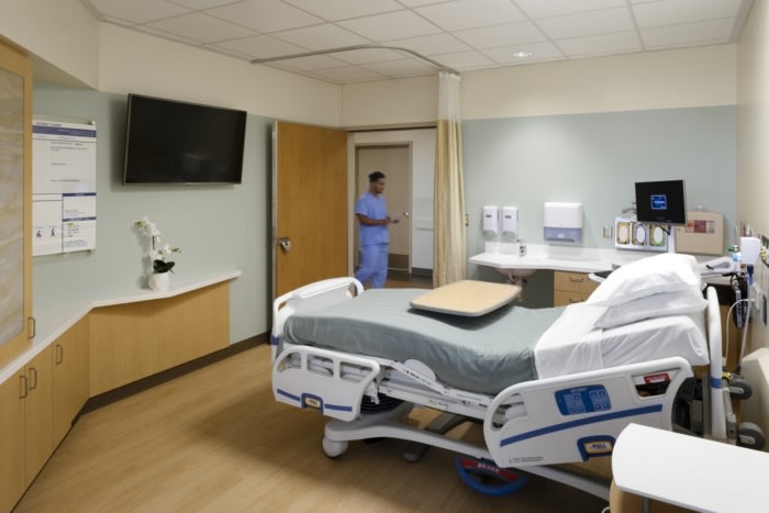 Henry Mayo Newhall Hospital Patient Tower - 0