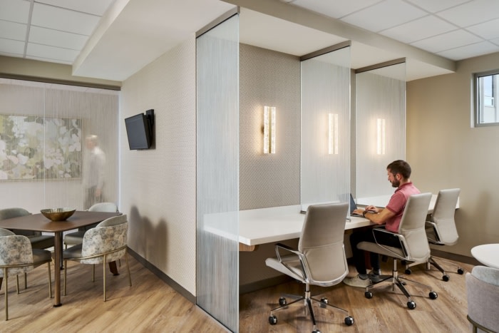 Northside Hospital Atlanta - Special Care Nursery Family Lounge - 0